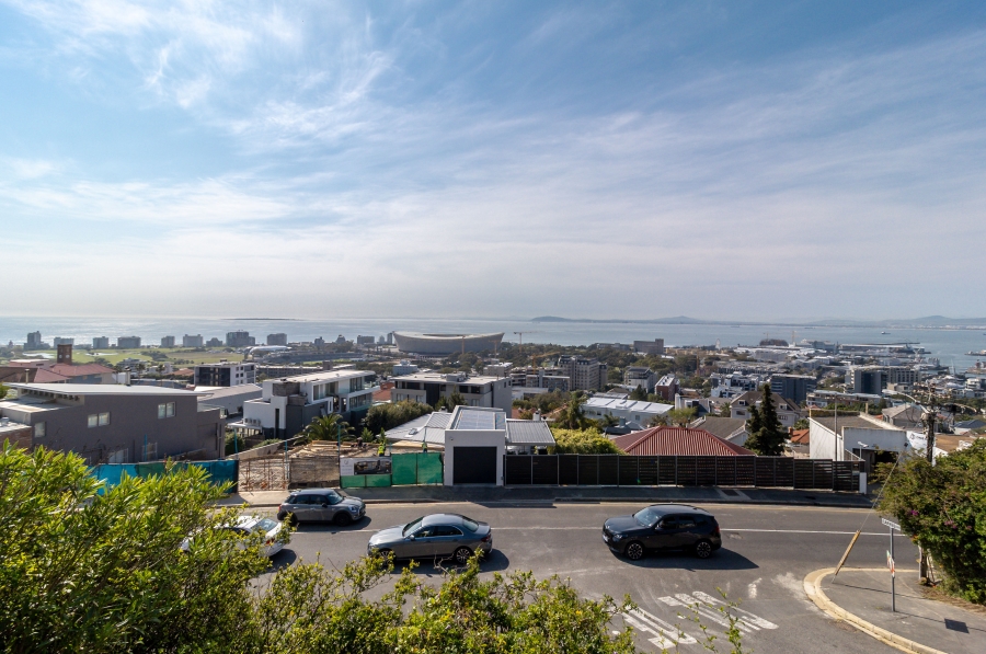 To Let 1 Bedroom Property for Rent in Green Point Western Cape